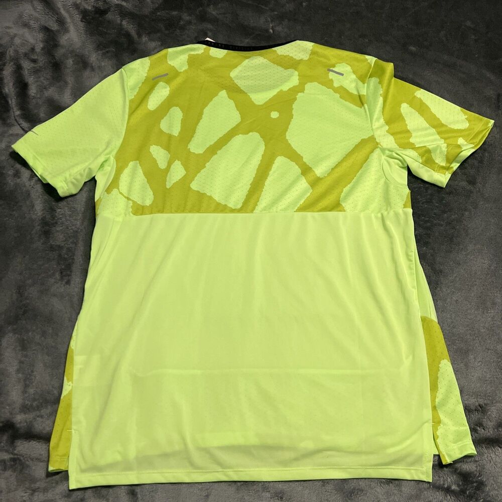 Medium Nike Dri-FIT Division Rise 365 Running Top - DQ4757-358 Neon Green - Picture 7 of 7